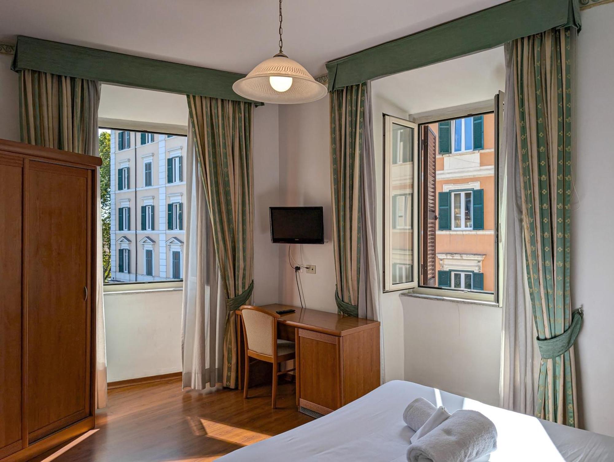 Philia Hotel 3*